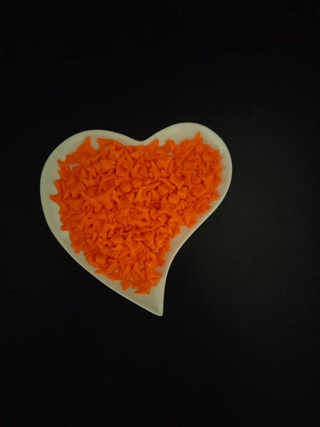 Skleněná drť - oranžová sytá neprůhledná