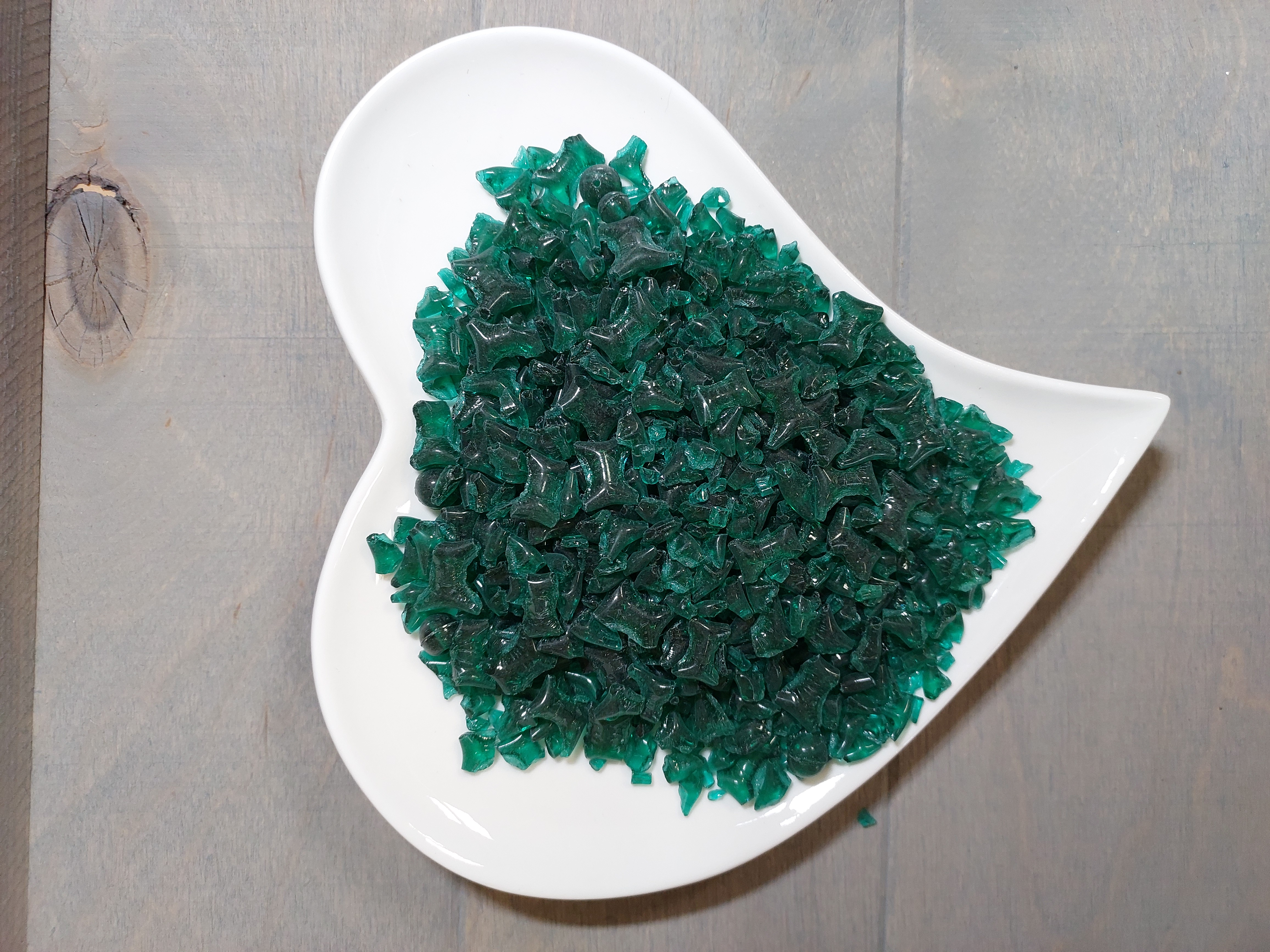 Skleněná drť - zelený emerald