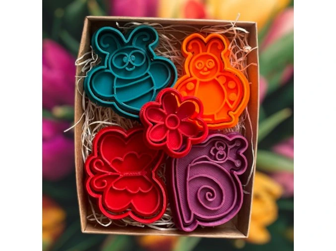 Jarní  vykrajovátka - sada razítek